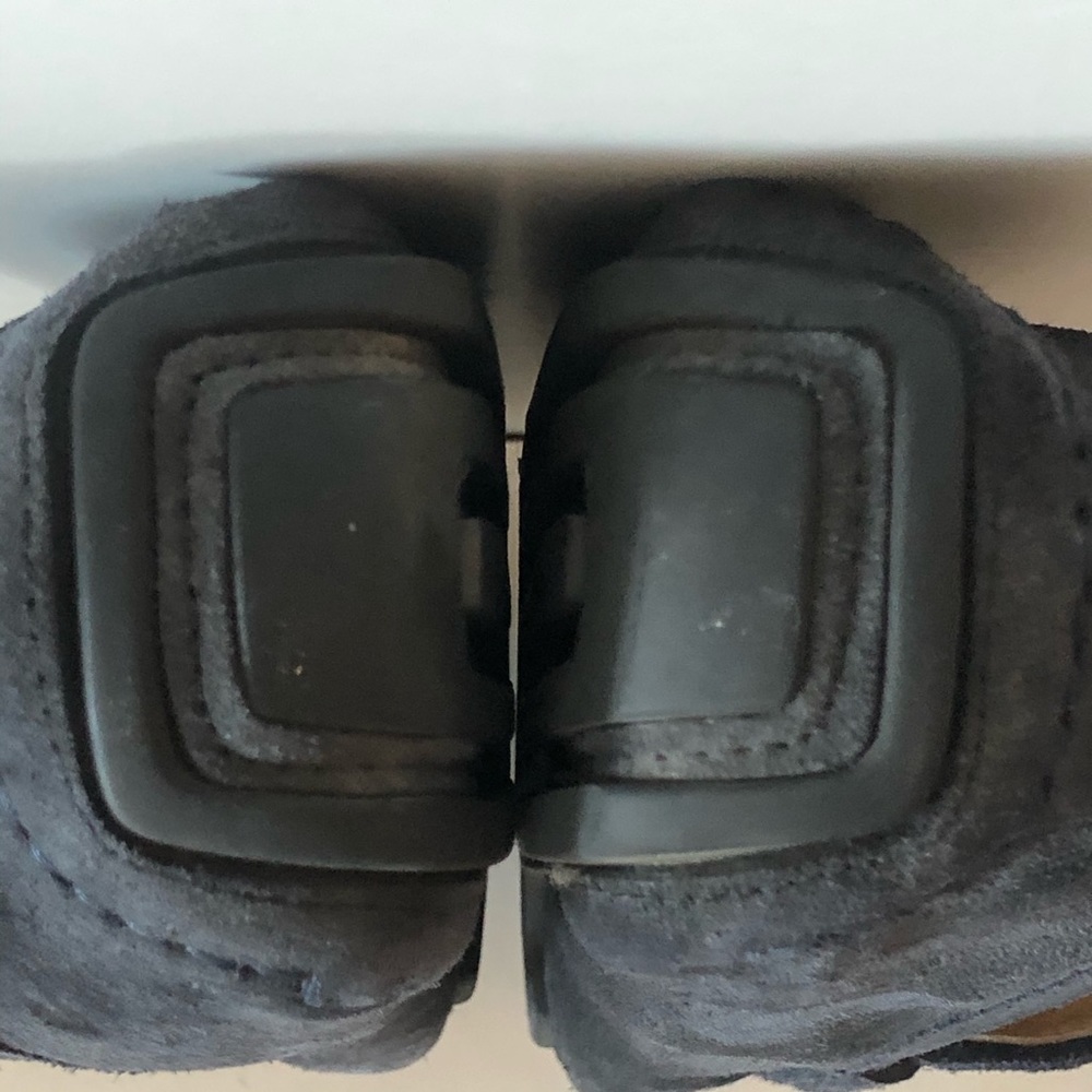 Gucci Silver and Black Loafers Slip-Ons - Picture 8 of 11